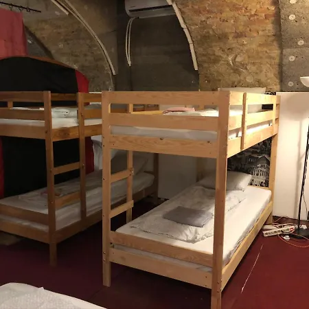 Appartamento Whole Basement Former Pub For Stag Do, Bachelor House Party Flat