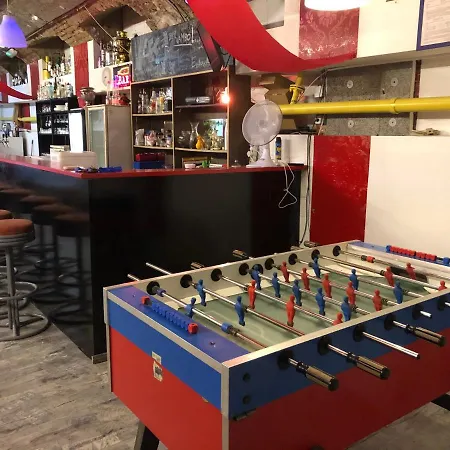 Whole Basement Former Pub For Stag Do, Bachelor House Party Flat Appartamento
