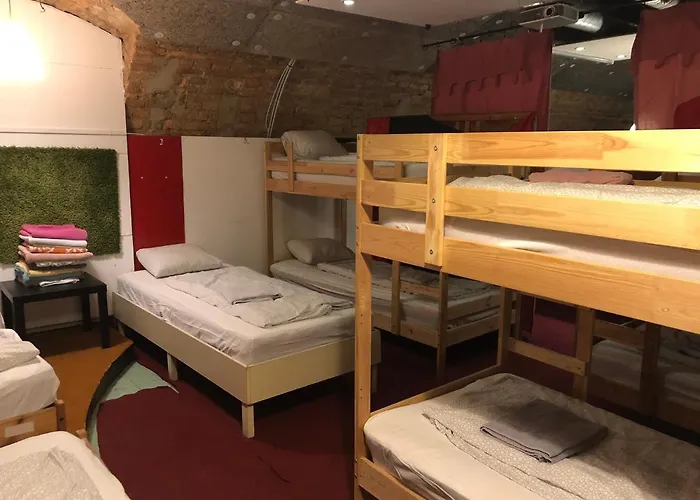 Whole Basement Former Pub For Stag Do, Bachelor House Party Flat *
