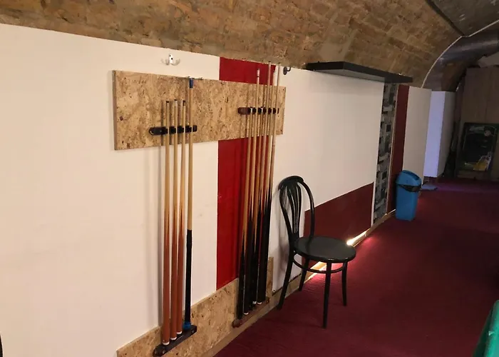 Apartment Whole Basement Former Pub For Stag Do, Bachelor House Party Flat *