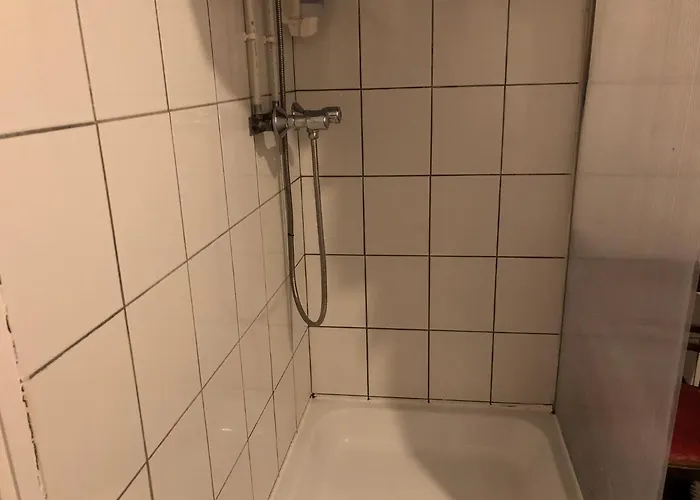 Whole Basement Former Pub For Stag Do, Bachelor House Party Flat Apartment *