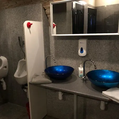 アパート Whole Basement Former Pub For Stag Do, Bachelor House Party Flat