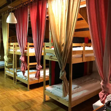 Whole Basement Former Pub For Stag Do, Bachelor House Party Flat アパート *